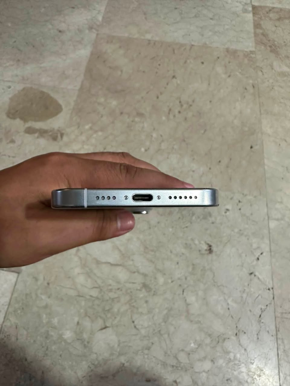 ايفون 16 pro max
السلام عليكم ايفون 16pro max ذاكرة 256g بطارية 89 الجهاز نظيف كلش لا مفتوح ولا مبدل بي اي قطعة كارتونة مالته ويا رايدة ب مليون و250  وبي مجال 
اتصل :***********
