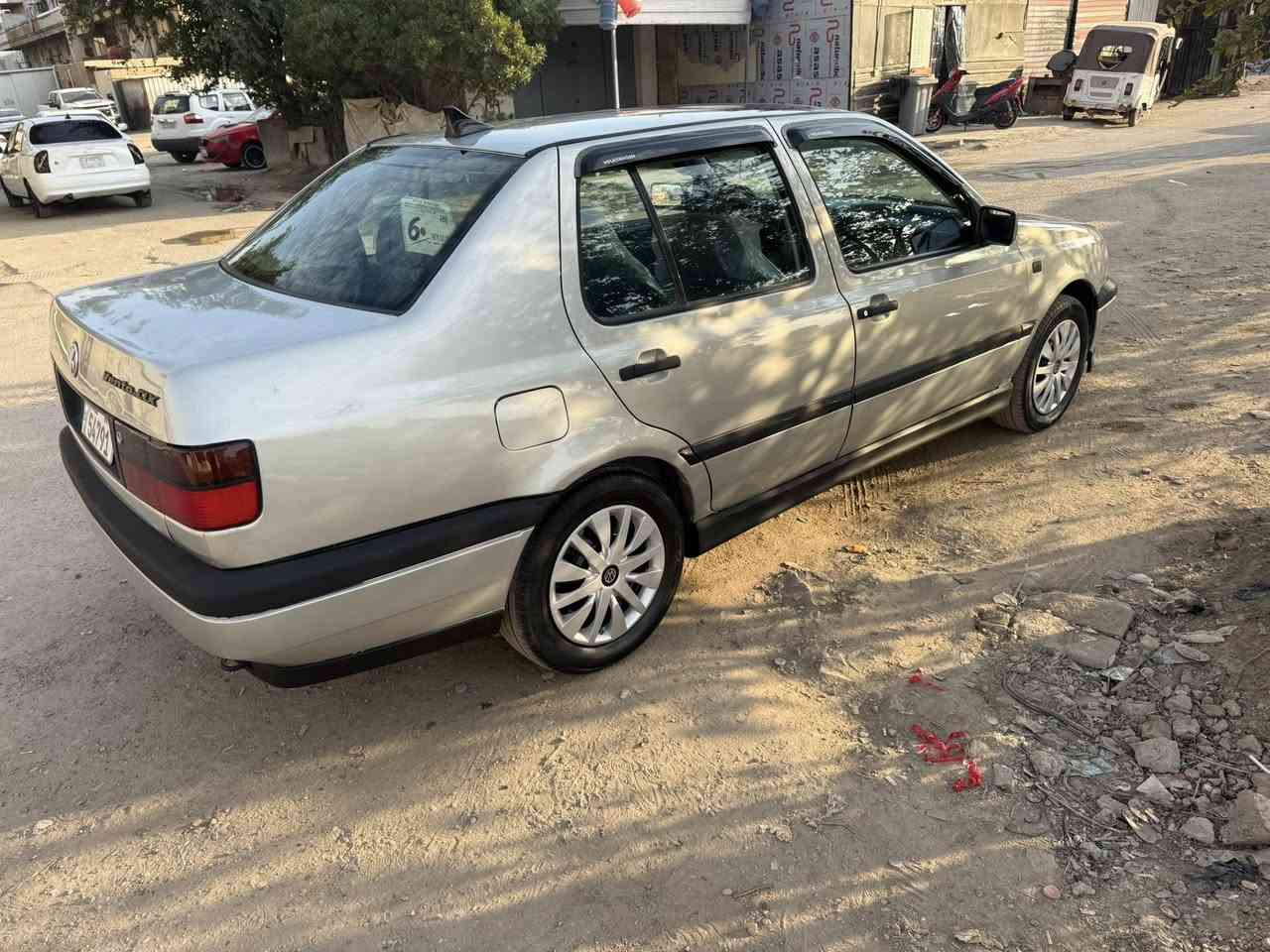 كوالف فنتو موديل 1995
محرك 2000كير اوتو مكفولات
تبريد ثلج ❄️ صدرامامي خلفي لك
شاشه اندرويد غرفه جديده السياره متعوب عليها مال جناي مصبوغه 
فرن حراري مجرد جراد سعر53
وبيها مجال حك جيه عنواني بغداد 
الدوره***********
