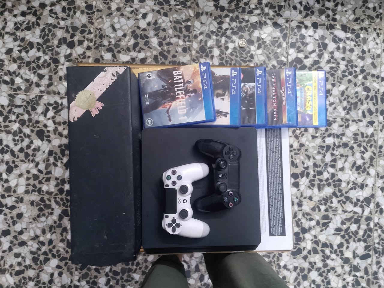 بلي فور سلم نضيف جدا اون لاين  نظام13 يعني تكدر تهكره  لا مفتوح ولا مصلح استخدام شهر واحد كامل ملحقات  سعره200 مكاني بغداد الزعفرانيه *********** واتساب هاذ وسعر اليو بي اس 45 الف حجم 1500
