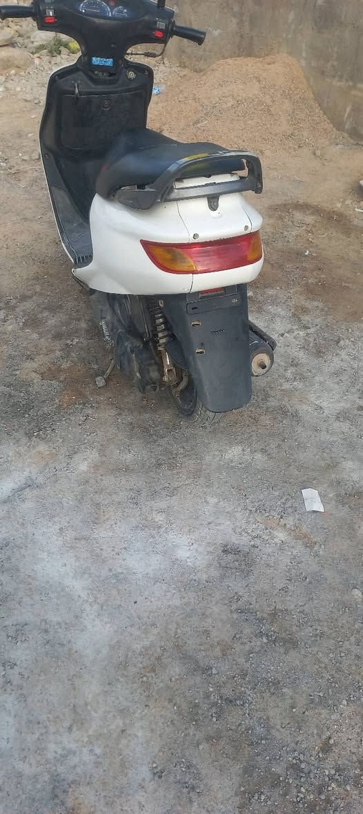 دراجه فراشه فحل حاويه جديده مامفتوحه 
العنوان الحيدرية خان نص  السعر 600
***********
