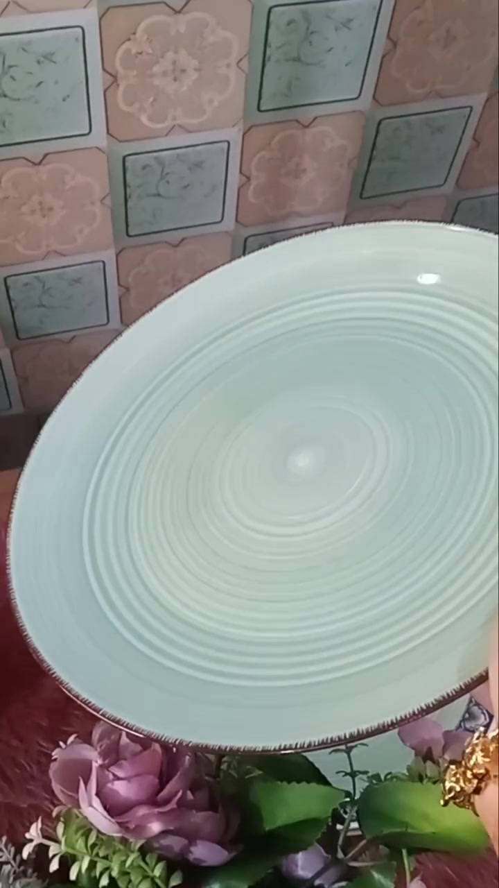 العيد فرحه بس ما تكمل بدون ادواتنا 🍽💛
صحون تقديم حجم وسط وعميق 
مناسب للتقديم او الضيافة ✨️
مع كل طلب هدايا 🎁
يتوفر لدينا توصيل سريع لجميع محافظات العراق 🚚
لأن العيد تفاصيل.. وتفاصيل ضيافتك هي اللي تحلي اللمة ✨

طقم تقديم (قطعتين) بتصميم الورود الفني، يضيف لمسة من الرقة
 والفخامه لسفرتج✨️

 🀊كمية محدودة جداً لتكون ضيافتك مميزة ومختلفة.
📥 للطلب أو الاستفسار، تواصلوا معنا عبر الدايركت.
#عيد_الأضحى #ضيافة_العيد  #ريلز  #صحون_تقديم
#العراق


**إذا كنت صاحب هذا الإعلان وتريد حذفه لأي سبب، رجاءا أرسل رسالة إلى الدعم الفني**