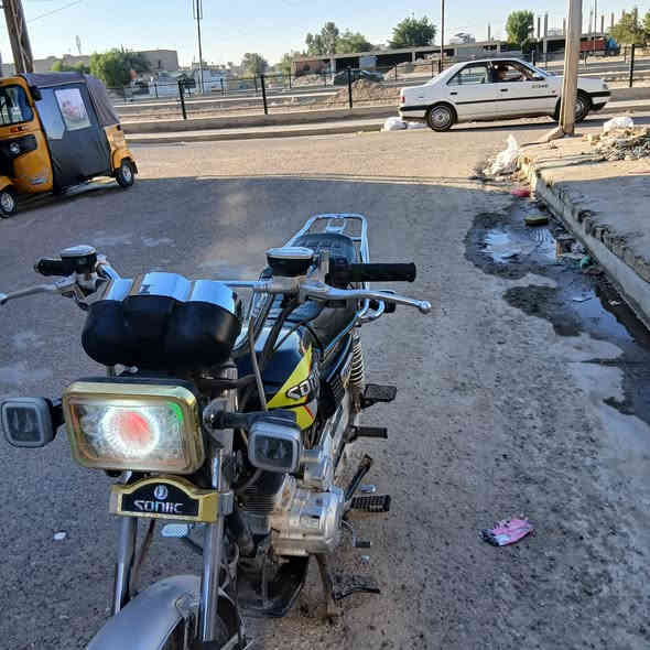 السلام عليكم سيفان 2025 اوراق كامله صارلها اقل الشهر من طالعه من الوكيل اول تبديله دهن الها 5كير صالنصا ام الصوت مكفوله من كلشي السعر 700 وبيها مجال ***********
