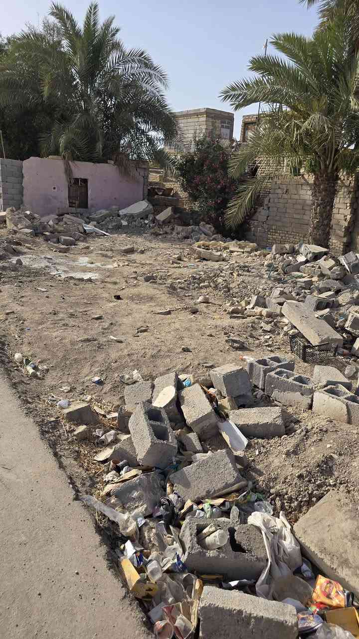 قطعة أرض زراعي ، المساحة ( 125 ) متر ،
واجهة القطعة ع الشارع العام ( ركن ) ، تصلح تكون محلات ، 

الموقع " ناحية أور ( السديناوية ) منطقة ال ديبس "
لمزيد من الاستفسار الاتصال على الرقم  " *********** "
