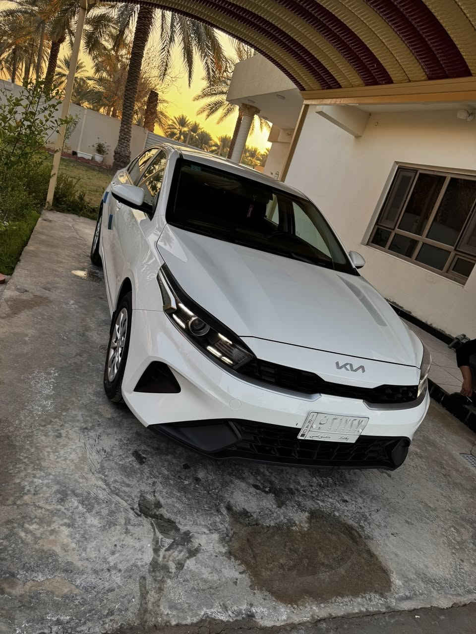 السلام عليكم 
كيا سيراتو
موديل 22
رقم بغداد باسمي 
خليجي كفاله عامه جديددده بمعنه الكلمه استخدام شخصي
الموصفات المعروفه
مكينه 1600 دوش
بابل مسيب
سعر 163$
***********

