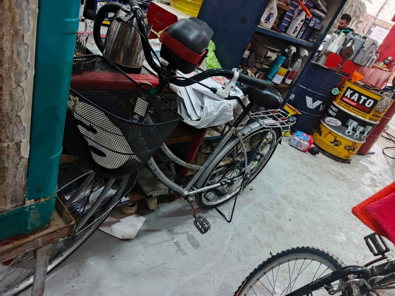 سلام عليكم مكاني بغداد الشعب بايسكل بناتي ب٣٥ وبي مجال تجي تاخذه وتدلل مستعجل على بيعته وهذا رقمي ***********
