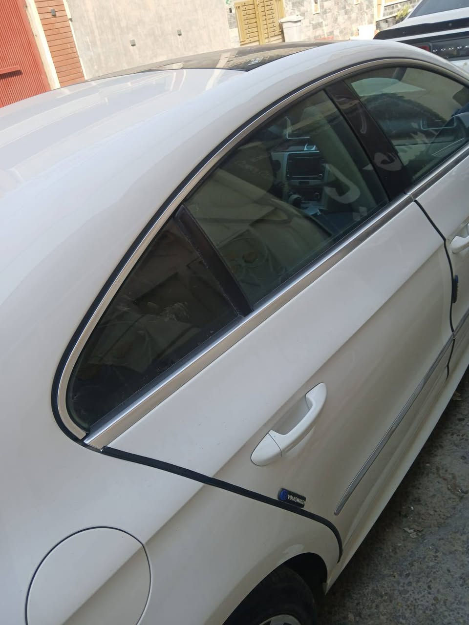 فولكس واكن باسات سيسي ابيض باسمي سنوية اربيل فول مواصفات بدون حادث بصمة وسلايت للبيع  السعر ٨٥ ورقة مكاني بغداد  ***********
