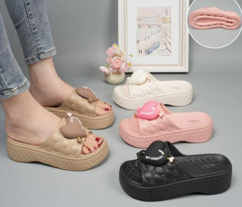 السلام عليكم محل للبيع كامل رجالي +نسائي + ولادي وبناتي كلهن درازن ابيعهن شلعه كامله بيهن 800 قطعه او ازيد المكان المعالف سوق المعالف اي استفسار ع الرقم ***********
