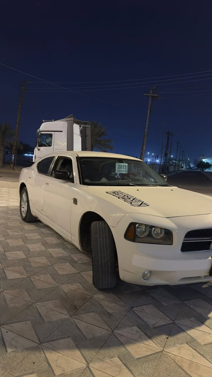 محرك 6 سلندر طك الباكيت رولات وافلاس وادامه وبلكات وفيتبم موبار وفلتر وطوافه توه شادهن

كير8 نمر المرغوب تبريد ثلاجه قطعتين وتدفئه 

حداده امامي وخلفي بعدهن بالضمان كلفني 5 ورقات دبلات دسكات طك الباكيت

شريط ستيرن جديد وهورن اصلي وقفل سرعه كروز كنترول شغال نضام انزلاق شغال ولا كلوب بل عينه 

تخم تاير جديد وباتري 

قفل صندوق جديد دوسات ارضيات اصلية 

فدراليه ويه سكن ثابت ومتغير اصليه بل شبك الامامي مراية وسطيه تسجل حوادث وكامره خلفيه سياره بيه صالنصه صوت خفيف طرب مابيه اي نقص سياره شرط ترايك200 وين متريد مراوس فقط ماجسته جديده سيارتي كلفتني هواي شغل مال جناي كصه قماره ولوحات شمالي اربيل مع سنويه توؤم طبق الاصل مكان بصرة زبير مراوس حسب لقناعه او بيع 45

***********
