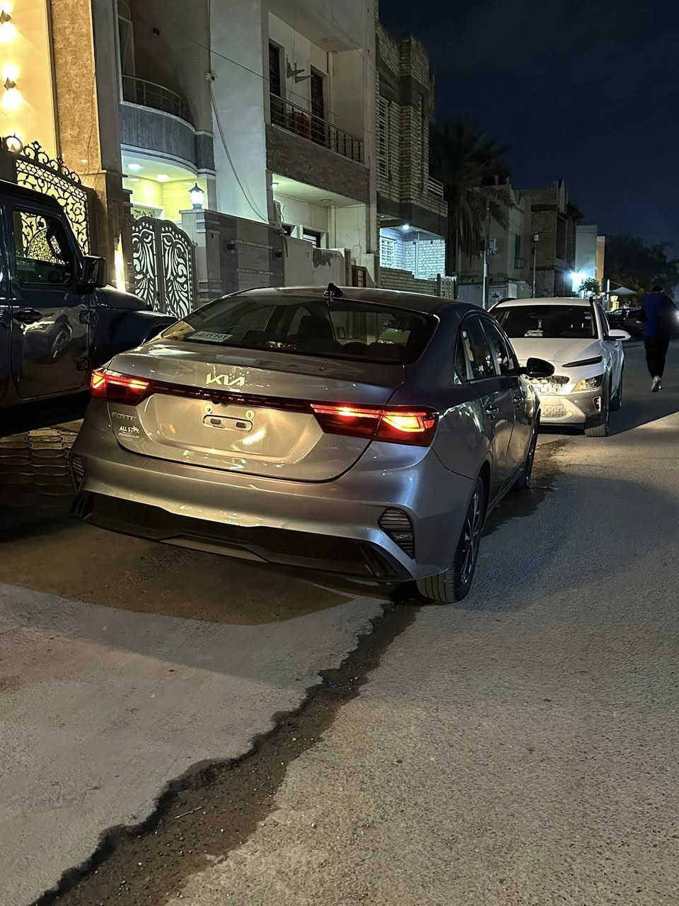 السلام عليكم
كيا فورتي وارد امريكي موديل 2024 
نص فول 
متبدل بابين و تكمه وسطيه 
حادثها مبين بالصور 
بدون رقم 
مكاني بغداد 
لتواصل عن طريق الواتساب 
***********
