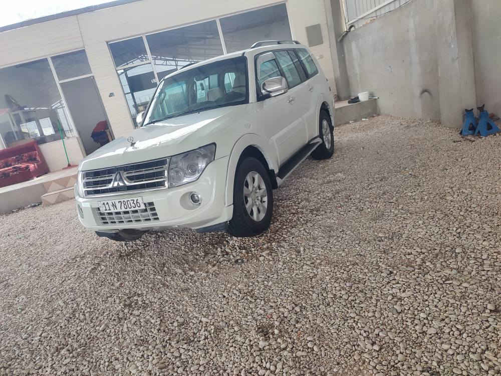 السلام عليكم
للبيع باجيرو موديل 2010 خليجي وكاله حبتور سياره جديده 
محرك كير حداديه جدد.  100% 
ترايها يخبل  حجم المحرك 3500.    
بيها قطعتين صبغ جاملغ وبنيد بدون دواخل والباقي مكفول 
رقم بغداد دولي باسمي سنويه مجدده مشروع وطني تحويل باي وقت 
فول مواصفات.   1
فتحه 
دمام 
كشنات جلد كهربائيه 
شاشه كامره 
تحكم استيرن ثلاث جهات 
زراك لايت 
لايت زنون 
حساسات 
وبعد بيها هواي مواصفات 
السعر 112 وبيها مجال 
للاستفسار الاتصال على الرقم التالي 
***********
