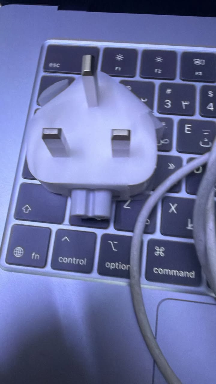 للايفون وماك و الاندرويد 

متوفر للبيع 
سر مهر غير مستخدم اصلي شاحن 35 واط مع مدخلين C

كيبل C TO C مستخدم بحالة ممتازة وقوي اصلي

كيبل سر مهر اصلي USB TO Lightning اصلي 

واتساب 

‭+964 771 941 9640‬


**إذا كنت صاحب هذا الإعلان وتريد حذفه لأي سبب، رجاءا أرسل رسالة إلى الدعم الفني**