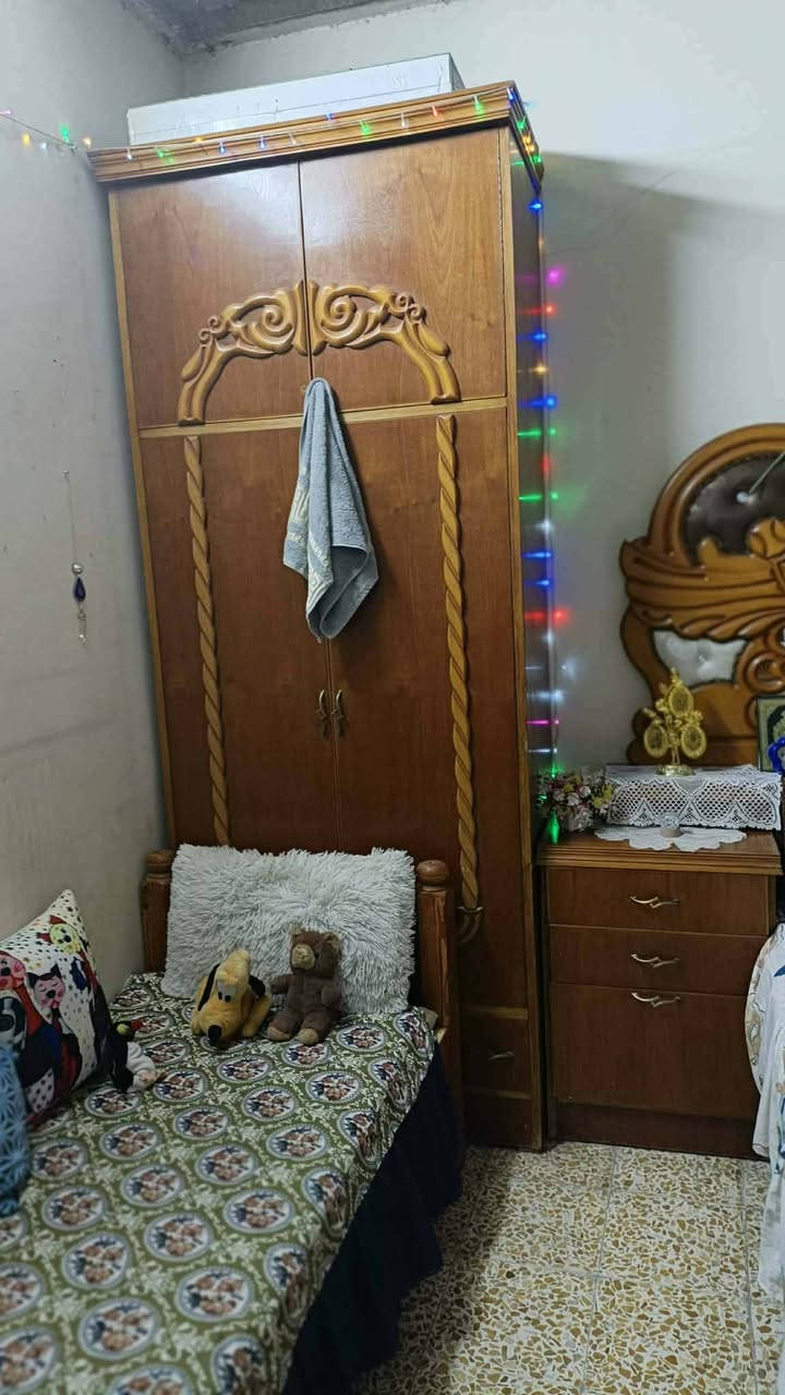 غرفة نوم للبيع نضيفه حيل خشب عراقي ثقيل 
السعر 675 بيها مجال بسيط
مكان موصل الطلب عل خاص


**إذا كنت صاحب هذا الإعلان وتريد حذفه لأي سبب، رجاءا أرسل رسالة إلى الدعم الفني**