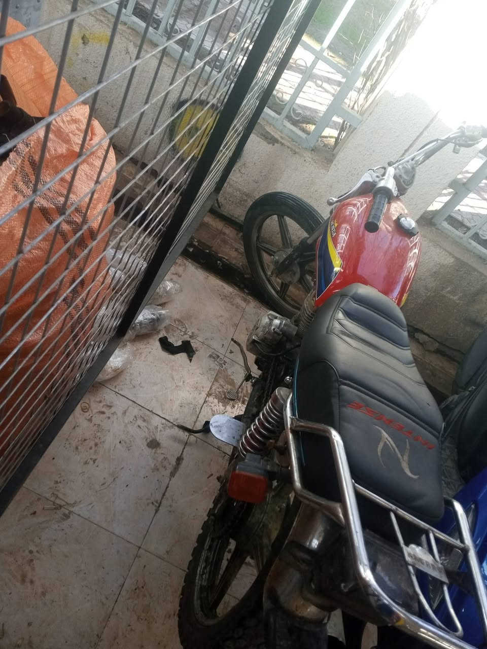 سلام وعليكم دراجه للبيع نامه نضيفه خمسه كير بدون منفيس موديل2020 فقط كزوز صوته علي يرادله تبديل سعر 230 وبي مجال للطيبين وتساب ***********
