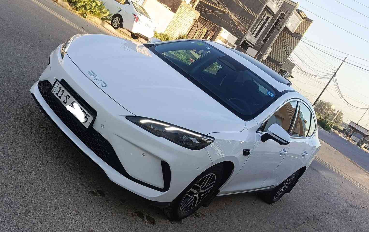 السلام عليكم .

BYD 
CL5 ماشيه 14 الف مكفوله
 فووووول مواصفات 
بصمه فتحه ويل كب مرايا شفط كرسي كهرباء كشنات جلد داخل أبيض 13 كاميرا شاشه كبيره 
قطعتين تبريد .

بغداد 

*********** غير متواجد على الفيس .
