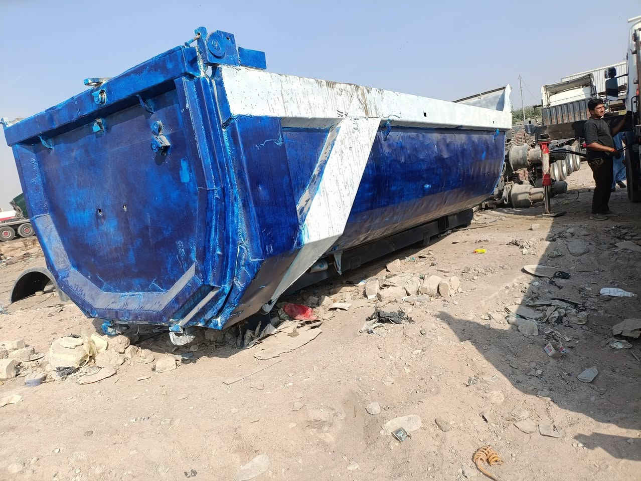 للبيع طوله ٦ونص مكانه بصره زبير ***********
