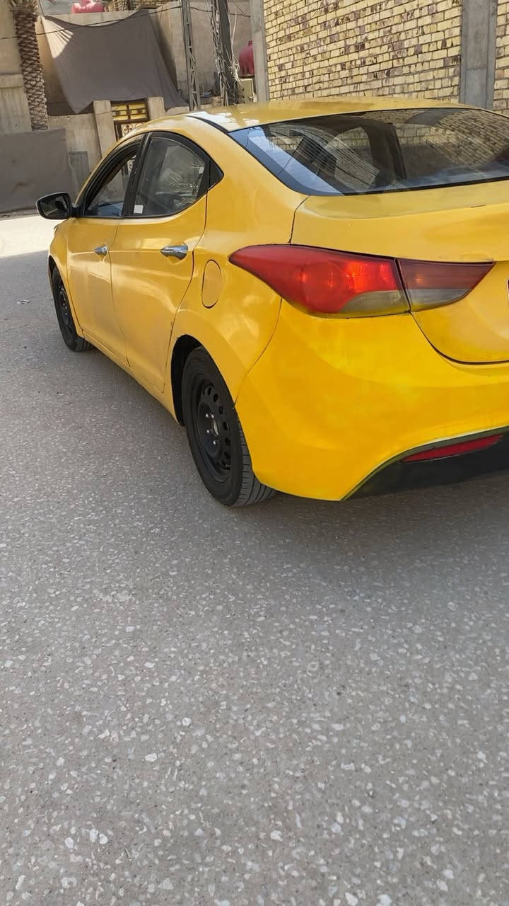 السعر ٧٩  النتره ٢٠١٢ بسمي ستوني حولته نكليزي مصفره من كلشي بسمي مباشر 
كير ومكينه مكفولات جاهز السياره تكسي تخم تاير كرهبايات كله جاهز ضربه جاملغ الخلفي بصيط
***********
