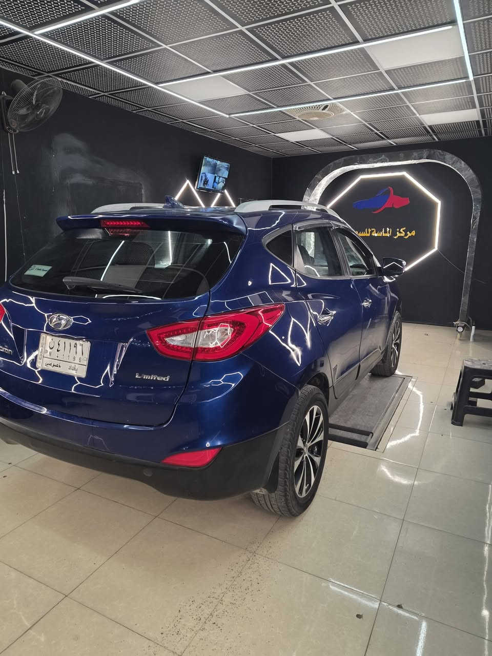 السلام عليكم 
توسان ٢٠١٥ وارد امريكي 
محرك ٢٤٠٠ gdi معلي كازكيت بدون ادوانص 
فول مواصفات ماعده البنوراما 
بصمه تشغيل وابواب 
كشنان جلد وكهرباء وتدفئه 
شاشه صغيره لمس 
بكلايت led
حساسات خليفه 
نزول منحدرات 
فول تحكم ستيرن 
تبريد لمس تحكم مناخين 
رقم بغداد تحويل ثاني يوم باسمك 
سياره جاهزه من كلشي من محرك وكير وصدر وكشر ماتصرف عليه اي شي 
حادث امريكه البنيد وبيه صبغ وكلير اثر جراد الاحمر صبغ والوردي كلير هاذه مو صبغ ولا حادث 
سعره ١١٨ وبيه مجال بسيط 
مكاني صلاح الدين بلد 
***********
