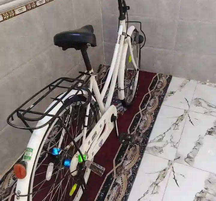 سلام عليكم باسكل نضيف للبيع متوازي على بيعته ***********
