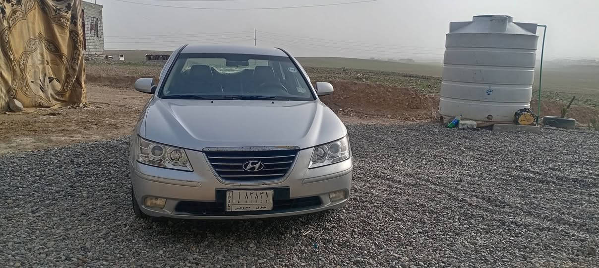 السلام عليكم سوناتا للبيع موديل 2012 شرط تحويل شرط محرك كير بيها قطعه وحده بدون داخل رش فقط محرك 2000 السعر 110 بيها مجال *********** مكان القياره
