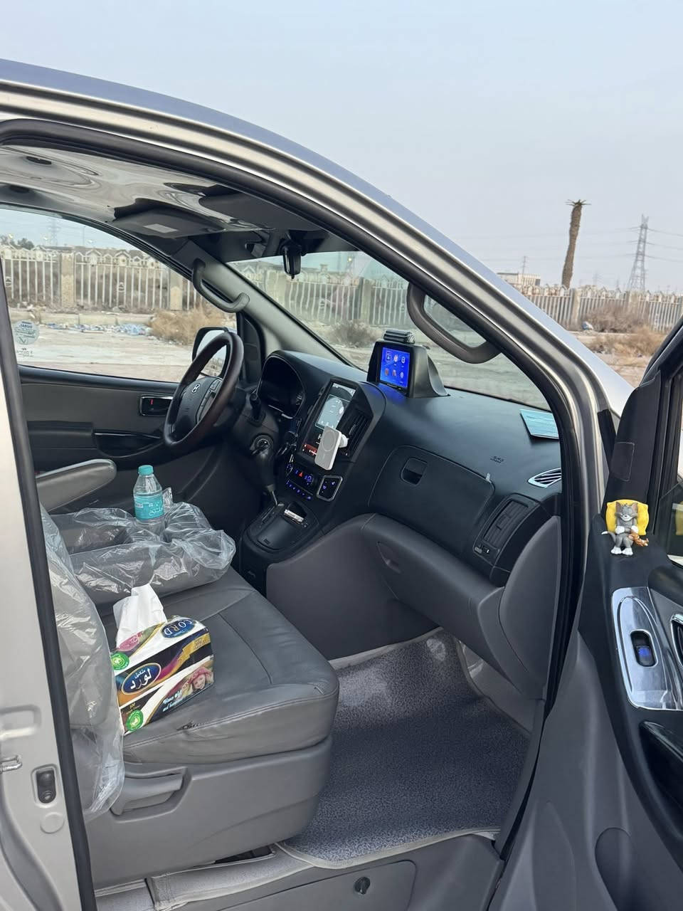 السلام عليكم 
ستاركس 2016 ادبلو للبيع  السيآره كفاله ما عدى قطعه وحده صبغ بكوريا 
نص فول  السياره جاهزه للآخر  
مكينه بلاديه 
السعر ٢٣٠ وبيه مجال 
***********
