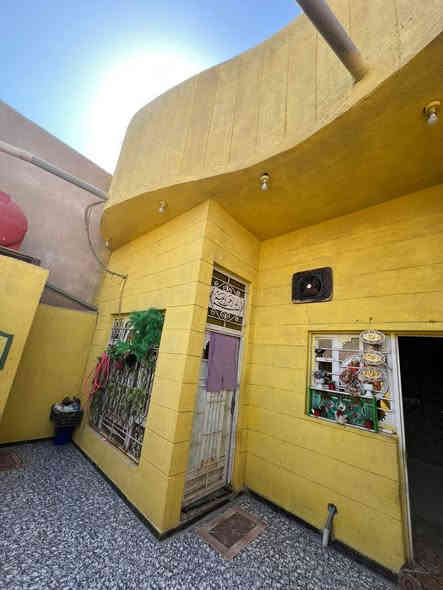 #اسعد_الله_اوقاتكم_بكل_خير⁉️👋🏼
*********** ابو مهدي
‏***********

#المساحه 100متر
#جنس_العقار ::  وقف اصولي

#العنوان :: البصره أبي الخصيب ام نعاج

#يحتوي البيت على غرفه
و ديوان
و مطبخ و صاله
و مناور عدد 2
و صحيات داخلي وخارجي  

#البيت جاهز من كلشي 
كامل من مقطوره و كيزر و ماطور

جميع الخدمات متوفره ماء كهرباء  
#السعر (( 53 مليون وبي مجال 
#للاستفسار الاتصال على الهاتف 📳📞
📳***********ابو مهدي )📳
