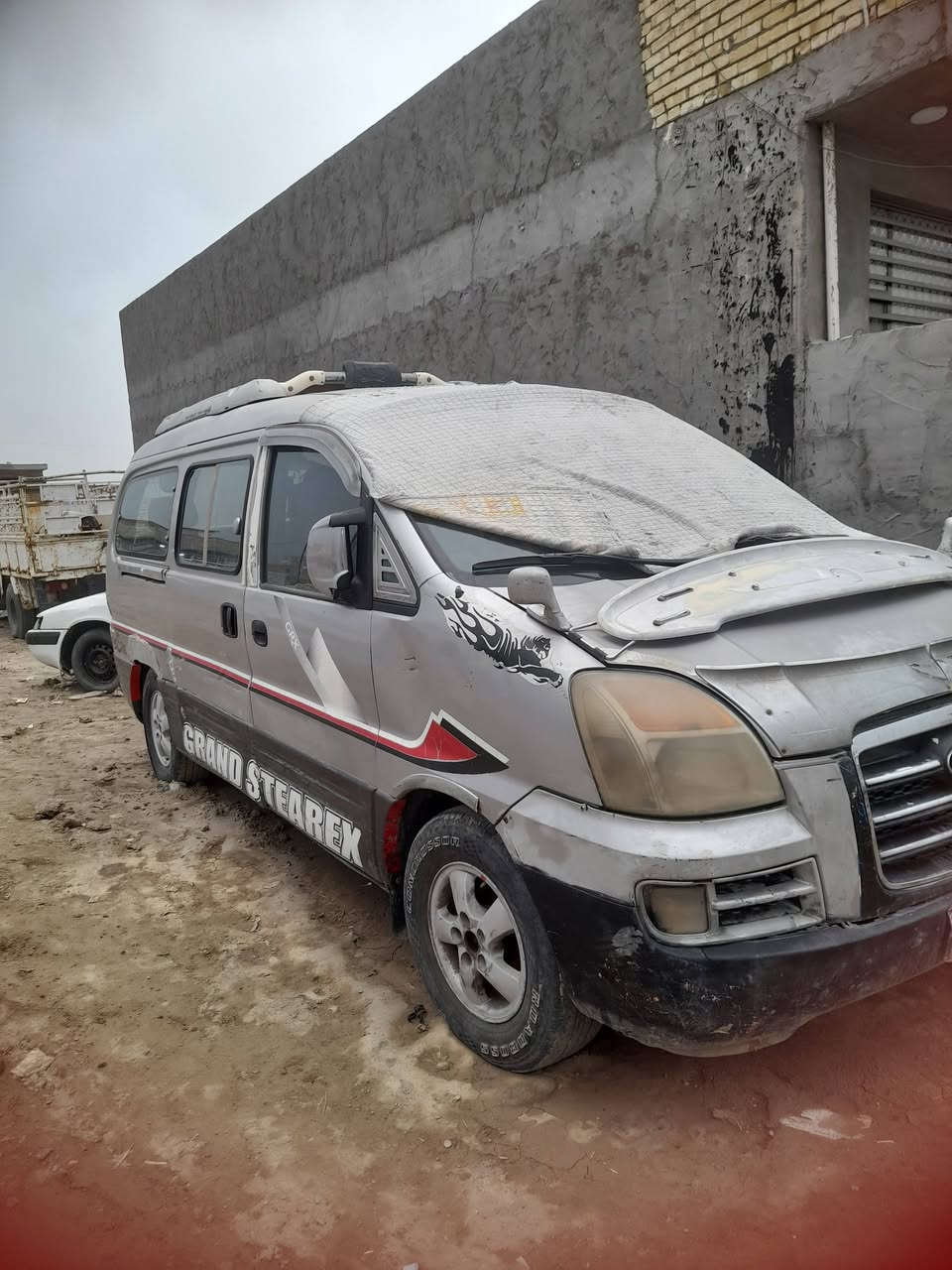 سلام عليكم سياره موديل 2006 رقم بابل تحويل ثاني يوم مكينه وكير واكسن مكفول تخم تايرات جدد وسبير موجود بور عاطل السعر 35 وبيه مجال لشراي العنوان بابل السده الهنديه ***********مراوس هم ترهم
