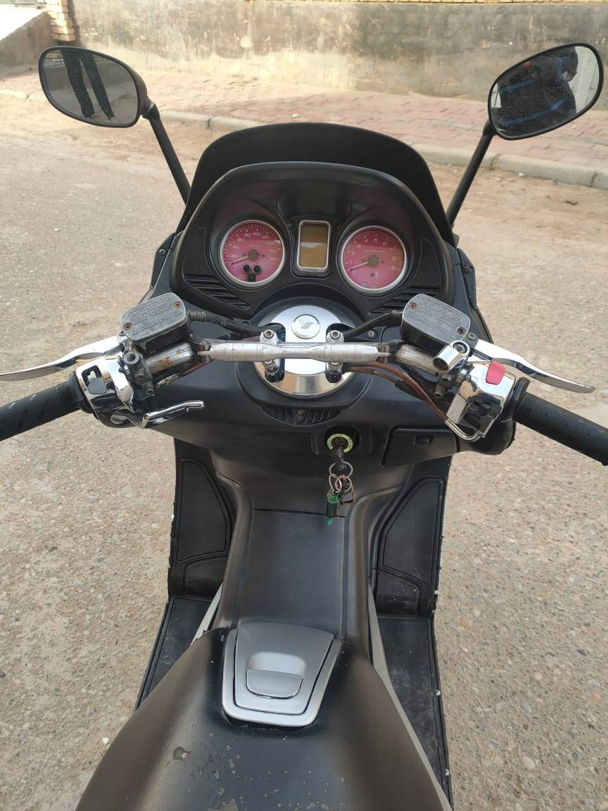 سلام عليكم درجة للبيع تي ماكس موديل 2008 درجة بيه حادث بسيط درجة نضيفه حيل محرك كفاله مكاني العماره  السعر خاص ***********
