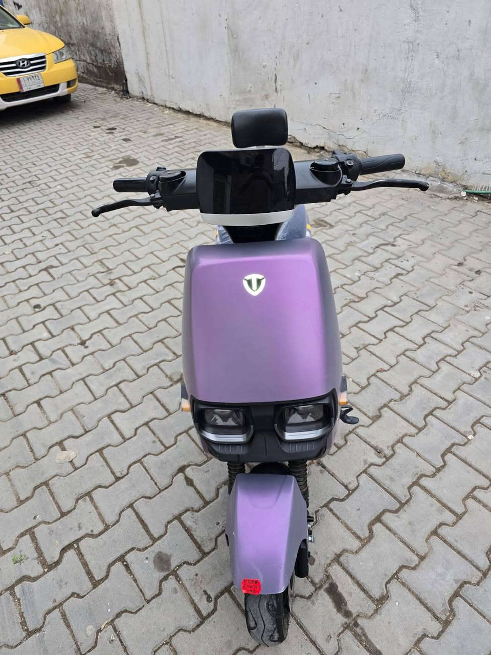 السلام عليكم للبيع دراجه شحن ريان ام عيون نضيفه مابيها نقص مواصفاتها 3نمر 6 بطاريات نضيفات قبل 3اشهر مبدلات لايت زنون عالي ناصي هورن اشاير يمنه يسره سرعه 51 دراجه نضيفه وكل نقص مابيها سعر 575 وبيها مجال مكاني بغداد جديده ***********
