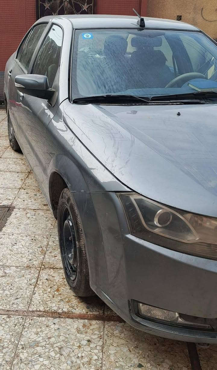 السلام عليكم سمند دنا ٢٠١٧ بغداد باسمي سنوية لل ٢٩ طخة بالباب الخلفي والباقي جاهز مكينة خيط تبخير كير خير من الله كهربائيات كلهه جاهزة المكان بغداد ٦٠ وبيهه مجال الاتصال ***********
