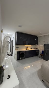 شقة للبيع أو للإيجار في الكرادة – موقع مميز 🔥 📍 العنوان: الكرادة – ساح...