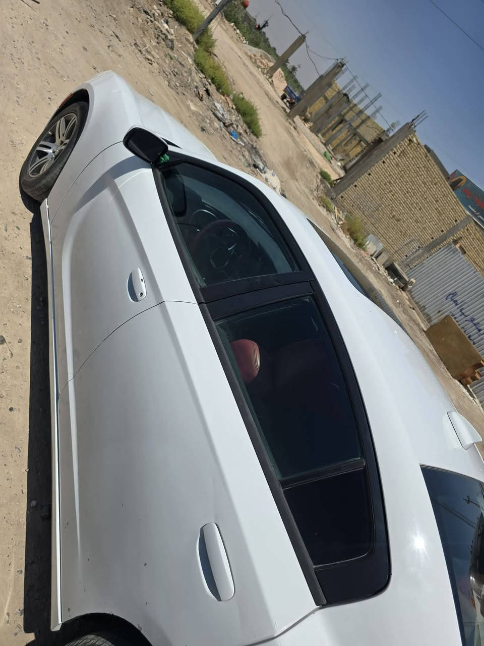 جارجر ٢٠١٨ ضرر جاملغ خلفي بدن عابر بدون ارباك فول موصفات رالي سعر مناسب جدا جدا للاستفسار *********** مراوس حسب القناعه
