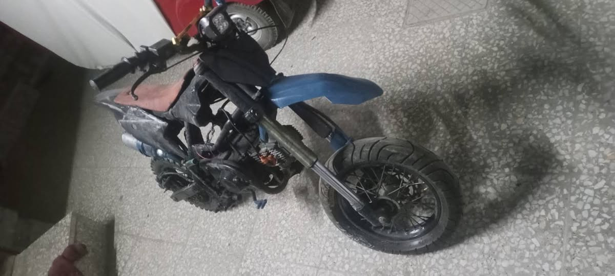 للبيع قفاز شغاله بيها خربطه سعرها 275 مكان بغداد بلديات ابيع هيج ***********
