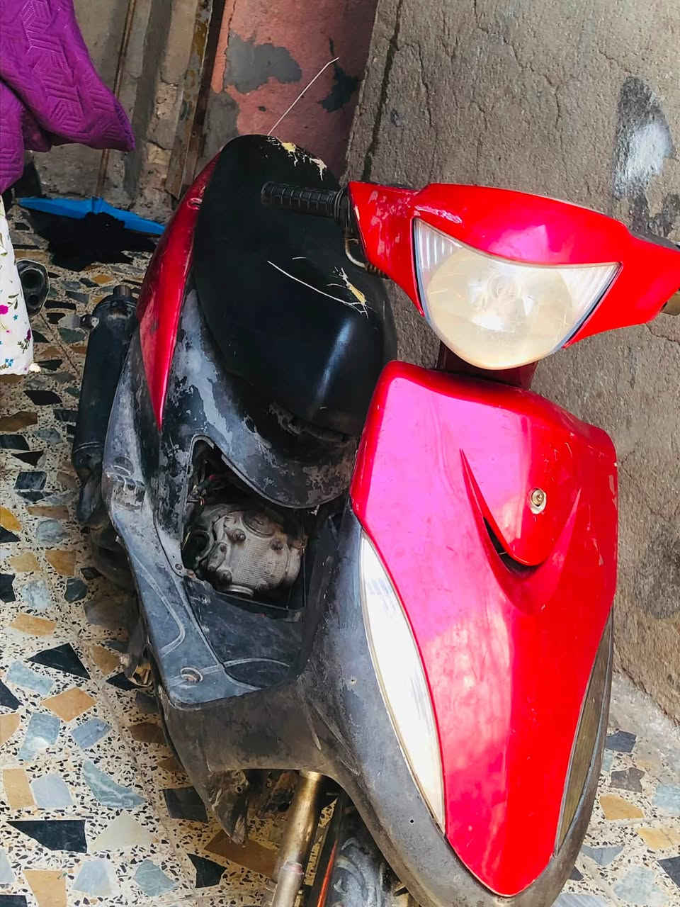 دراجة ماكس عدلة للبيع مكينة تگطع وبيه دخانة (ابيعه كوم حديد) يرادله ترتيب السعر 275 وبيه مجال المكان البصرة الجمهورية الرقم ***********
