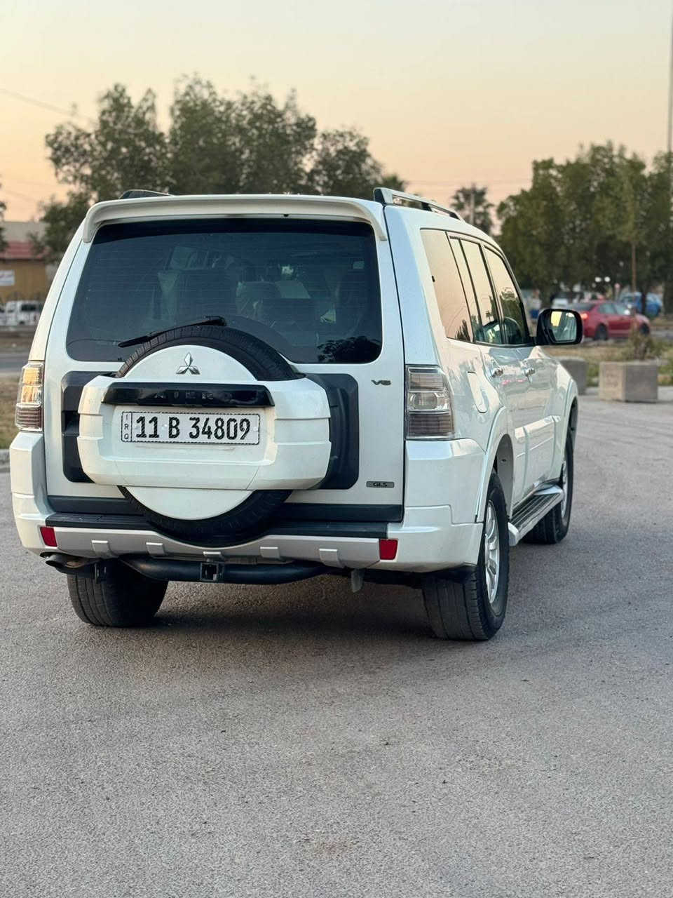 السلام عليكم باجيرو موديل 2010رقم بغداد دولي بسمي محرك 3500 سياره جاهزه كير محرك تبريد ثلج سياره مال جناي مكفوله من الضربه بس ثلاث قطع صبغ وسونر موجود بل منشور مكان بغداد حي العامل السعر 128 وبيه مجال حك الجيه والشراي يتصل ***********
