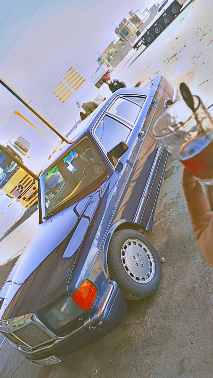 سلام عليكم مارسيدس رئاسي مديل 88بس محدث 90 مكينه وكير 300بطه حاويه تايرات جدد رقم ديالئ تبريد شغال صدر خلفي امامي جديد مكاني ديالي رقم *********** السعررررر 45 وبيها مجال الشراي
