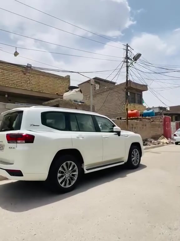 السلام عليكم لا ندكروز موديل 22 فول موصفات جديده ماشيه 80رقم بغداد  ساز مكاني بغداد جسر القديم سياره كارتون 6سلندك سعر 600دفاتر وبيهه مجال وإني خادم ستفسار تصل عله رقم***********

