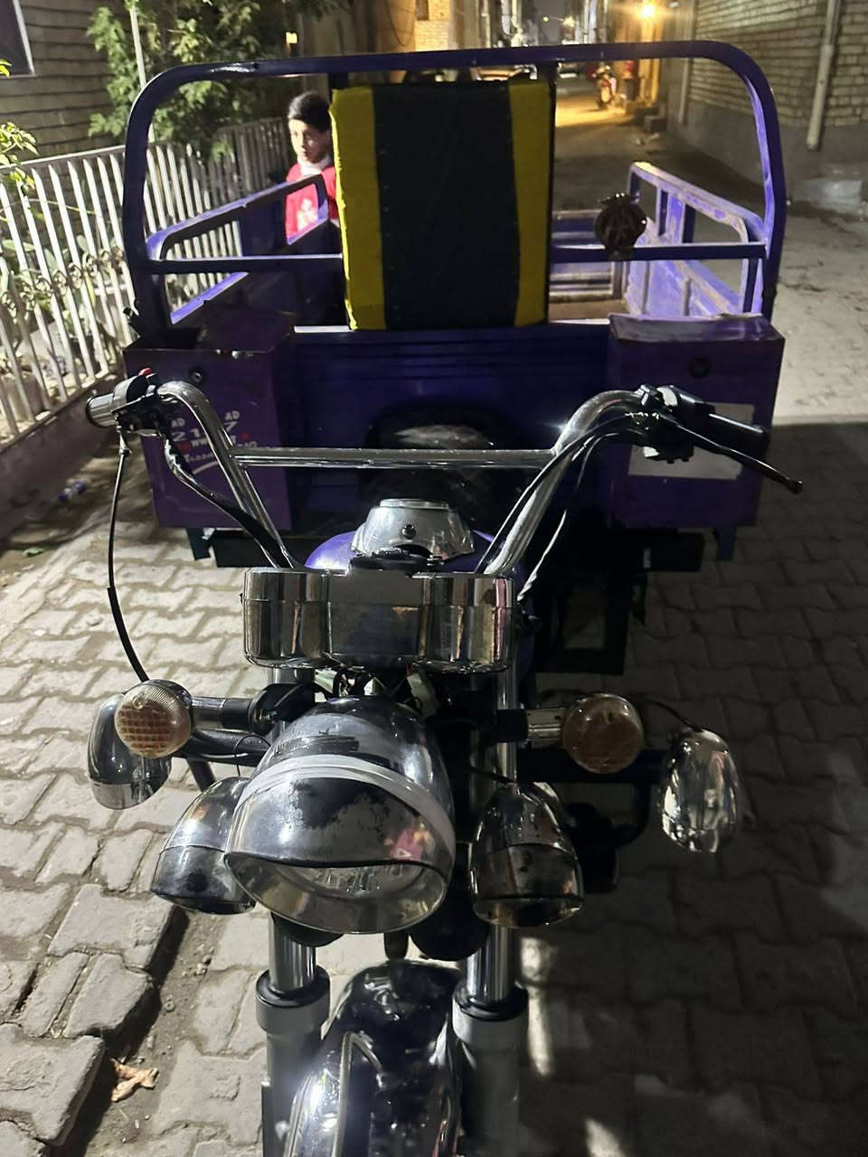 سلام عليكم عند ستوته موديل 22 للبيع اريدها ب مليون ونص وبيها مجال 
 ستوته صوليه رقم الهاتف ***********
