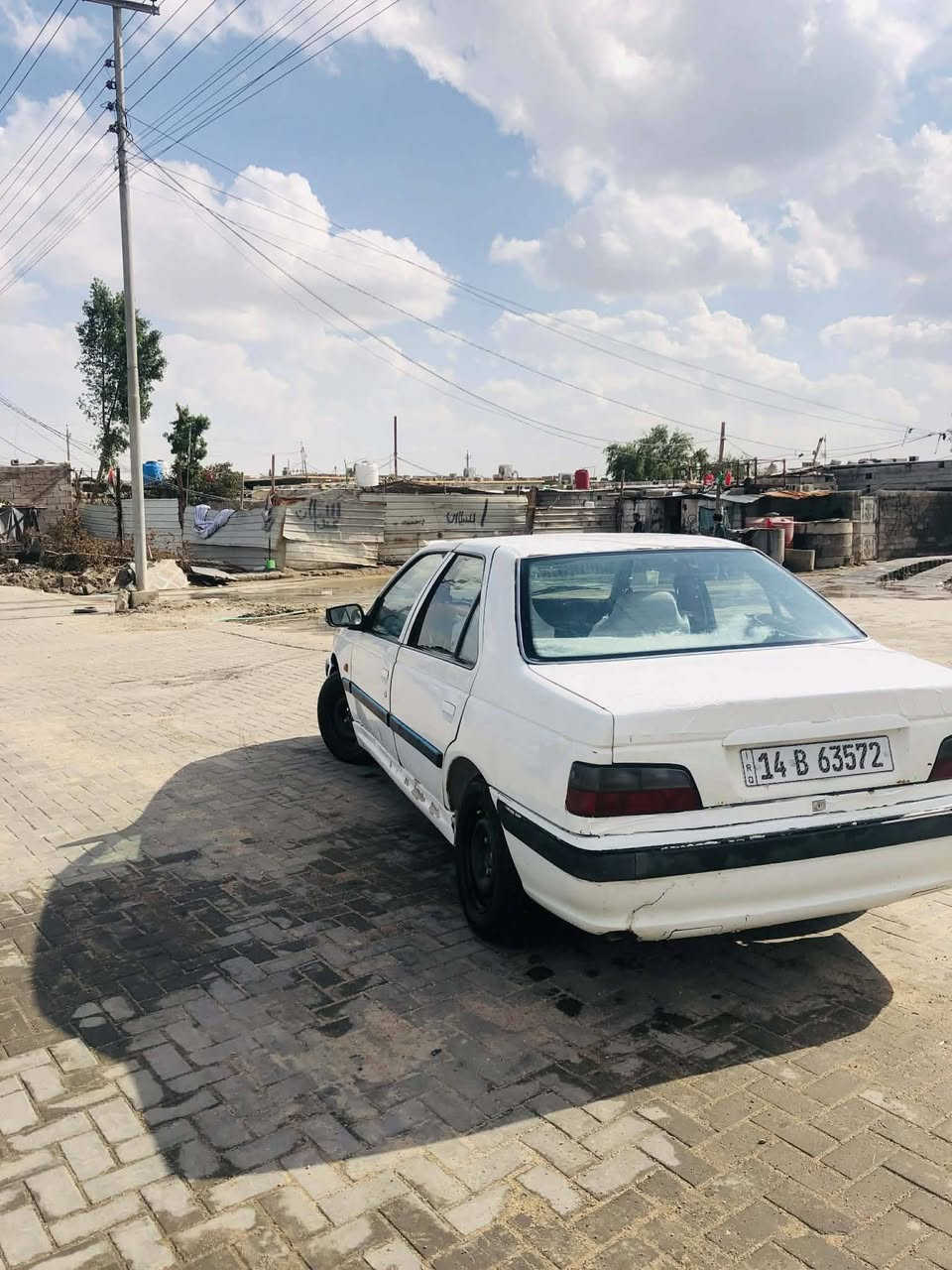 السلام عليكم بيجو ٢٠١٢ سنويته بسمي ٢٠٢٨ صادره رقم بصره
مكينه وكير حداده كهرباياته مكفولات تواير جديد اصلي جام يصعد كله بديه ملكوطات الهلال الوره 
سنتر لوك جاهزه من كلشي ليت زنون مكاني البصرة الزبير 
سعره ٣٥ وبيه مجال *********** ملحضه انه مكلف بنشر لحد يراسلني
