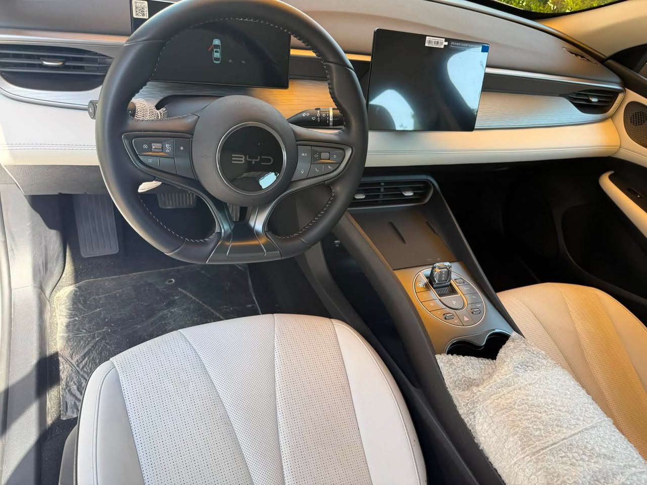 Byd sale 05 هيجي نيه زور خاوينه موديل 2025 ته نيا ٨ هه زار رويشتوه ره قم هه وليره ويل كروم ناو كريمي نرخي 137$ مجاليكي كه مي تيدايه موبايل ***********
