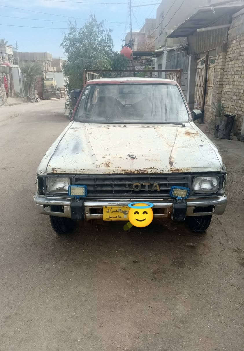 سلام عليكم
بيكم 1988
كير ومحرك واكسن مكفولات وتخم تاير رقم اصفر صدامي 
رقم الهاتف ***********
السعر 15 ورقه
