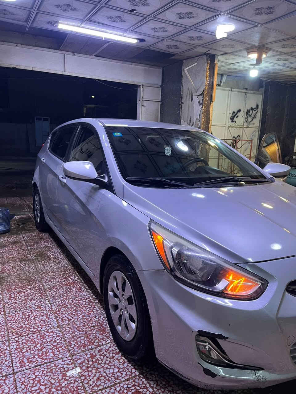 اكسنت هاش باك مديل 2016 ماشية 52 الف سيارة جديدة بمعنى الكلمة ضربتهة جاملغ الخلفي عكس السايق والجاملغ الامامي مال سايق راجع علبارد بلعراق سيارة تجي تفحص يالة تاخذهة مكاني حي الجهاد 
السعر 90 وبيهة مجال ***********
