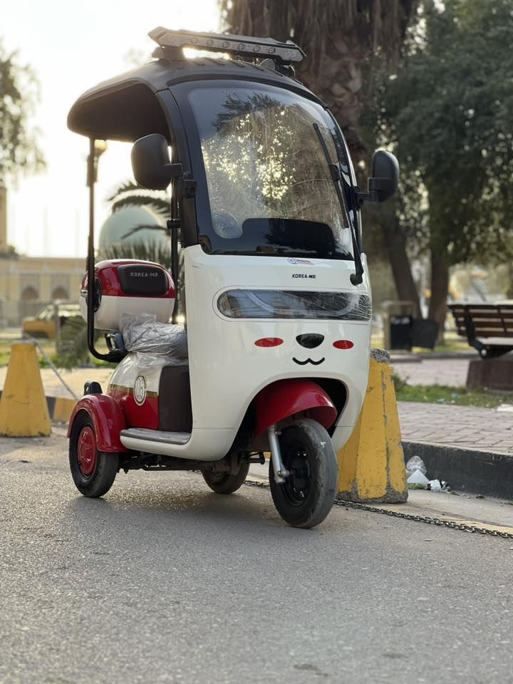 سلام عليكم شباب دراجه  تكتك ثلاث عجلات اللبيع دراجه زيرو زيرو بعدها استخدامها 12يًوم  فقط وصل شراء موجود دراجه بعدها زيرو كل غراضها كامله وجاهزه تجي وتفحص وشوف بعينك كل عيب ونقص مابيها. مواصفاتها تخبل 

الموديل 2026
بطاريات5 دبل  
النوع 3عجلات 
السرع 1.2.3
قمريه تحمي من الحر ومطر 
تشغيل عن بعد 
جهاز انذار السرقه 
بريكات 3 بل رجل وثنين بل أيد 
بلوجكتر فوق قماره 
سماعه بلتوث بيها 
شاشه تاك تعرض الكً كل عطل 
دراحه كلش نضيفه ومهتم بيها بعدها وكاله 
لونها مميز كلش 
دراجه تناسب جميع الذواق 
ماسحه اماميه ال مرايه 

سله خلفيه 
اشاير رباعيه
تايرات جوبلس 
بريكاتها بل مكان 

اي استفسار اتصال 

***********
العنوان بغداد
