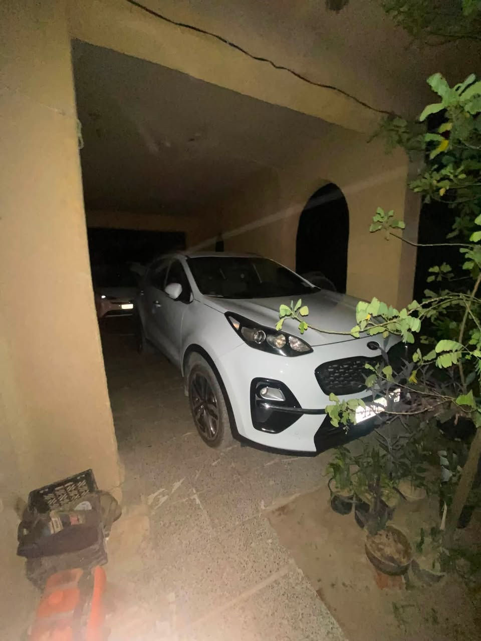 سلام عليكم سبورتج موديل ٢٠٢٠ مكفوله كفاله عامه سياره جديده محرك 2000 دوش مري شفط    السعر  190 وبيه مجال  متواجد واتساب.  ‭***********‬
