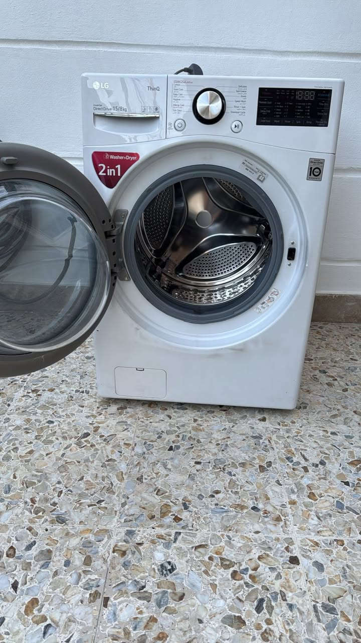 غساله ملابس LG فول مواصفات
سلام عليكم غساله ملابس من شركه ايل جي 15 كيلو تجفيف بخار شغاله بالكامل هيه وبرامجها والنظافه كدامكم 
مكاني بغداد الدوره 
***********
