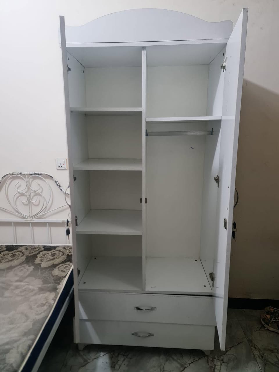 كنتورين مستعملات للبيع ، الابيض بسعر 100 وبي مجال و الثاني 150 الف باب سحب  ، العنوان ابو غريب لا يوجد توصيل


**إذا كنت صاحب هذا الإعلان وتريد حذفه لأي سبب، رجاءا أرسل رسالة إلى الدعم الفني**