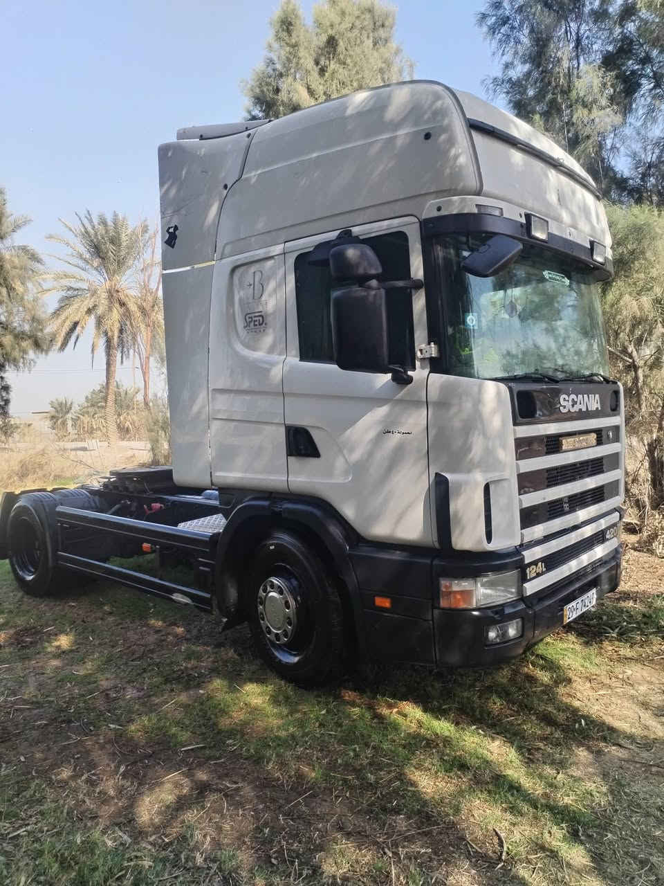 سكانيه للبيع محرك ٦انجكتر موديل ٢٠٠٠ رقم واسط شرط تحويل هزه جديده سعره ١٥٠ وبيه مجال مكان بابل النيل ***********
