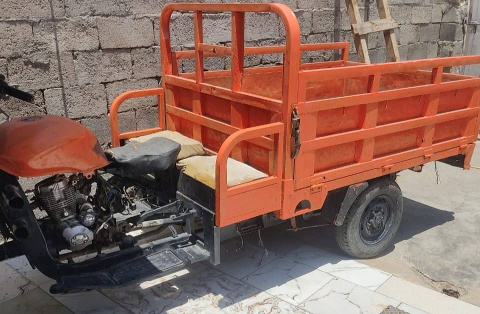 السلام عليكم ستوته همر باشى الخفيفه اوراق موديل 2014وكيله سيد خلدون شاصي مكفول محرك نضيف ***********موجوده بالعماره
