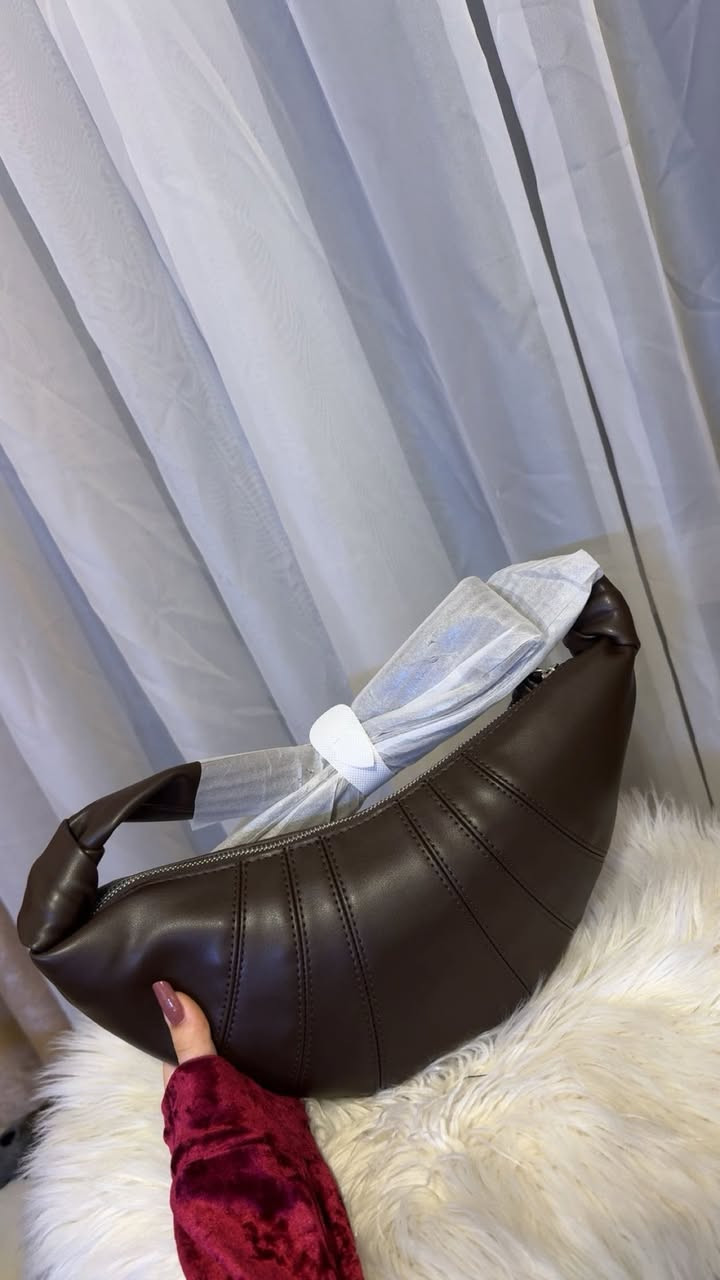 حقيبه ماركه LEMAlRE صنع في Spain
لماري مو بس ماركه إحساس يلبسني ثقة 🤎👑


**إذا كنت صاحب هذا الإعلان وتريد حذفه لأي سبب، رجاءا أرسل رسالة إلى الدعم الفني**