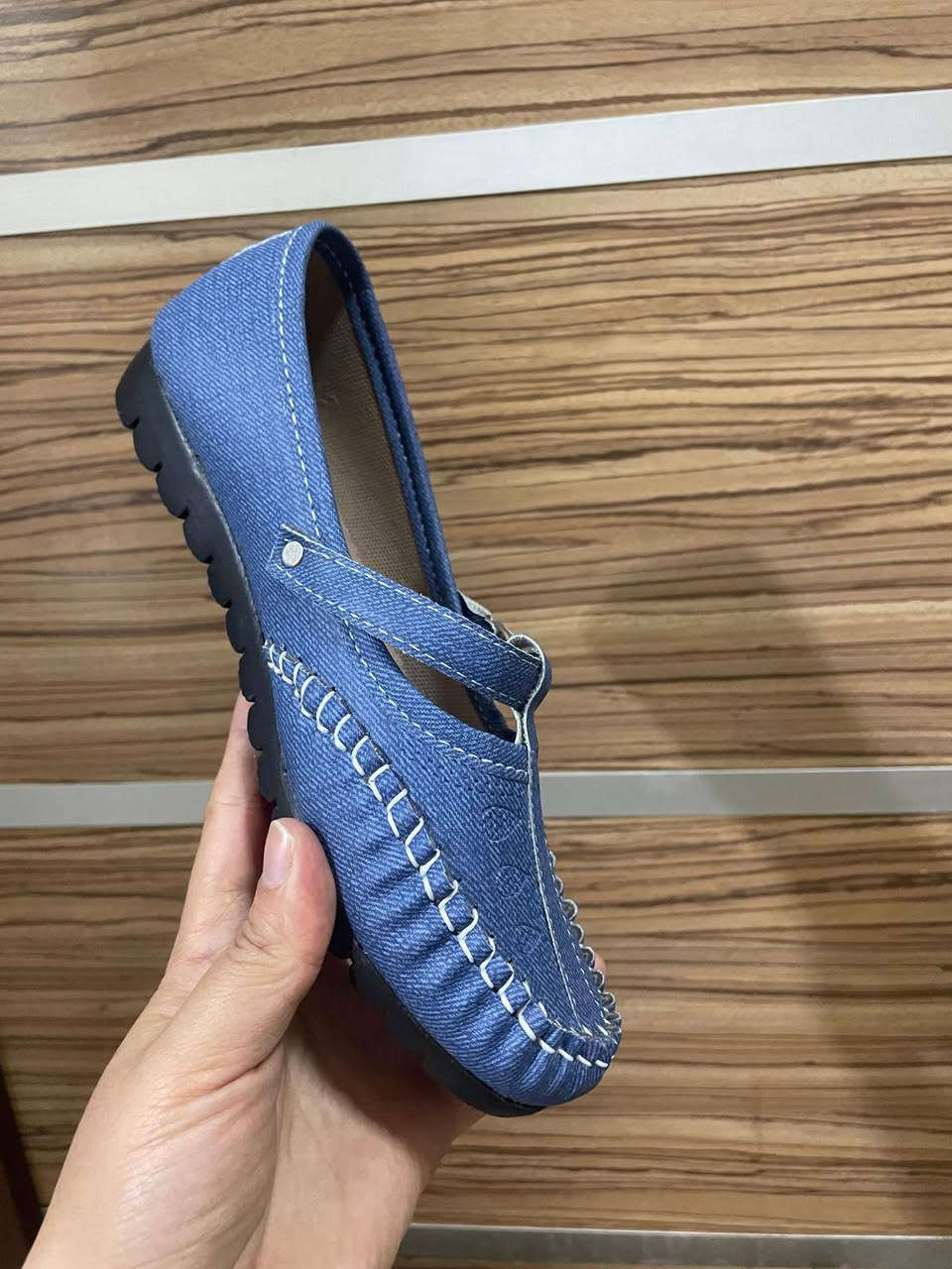 حذاء جلد طبي كاجوال كوالتي عالي جدا  مريح وخفيف ريشه متوفر جميع القياسات الخاصه والعاديه من ٣٧/٣٨/٣٩/٤٠/٤١/٤٢
السعر 15 الف وضمان الفحص بوجود المندوب


**إذا كنت صاحب هذا الإعلان وتريد حذفه لأي سبب، رجاءا أرسل رسالة إلى الدعم الفني**