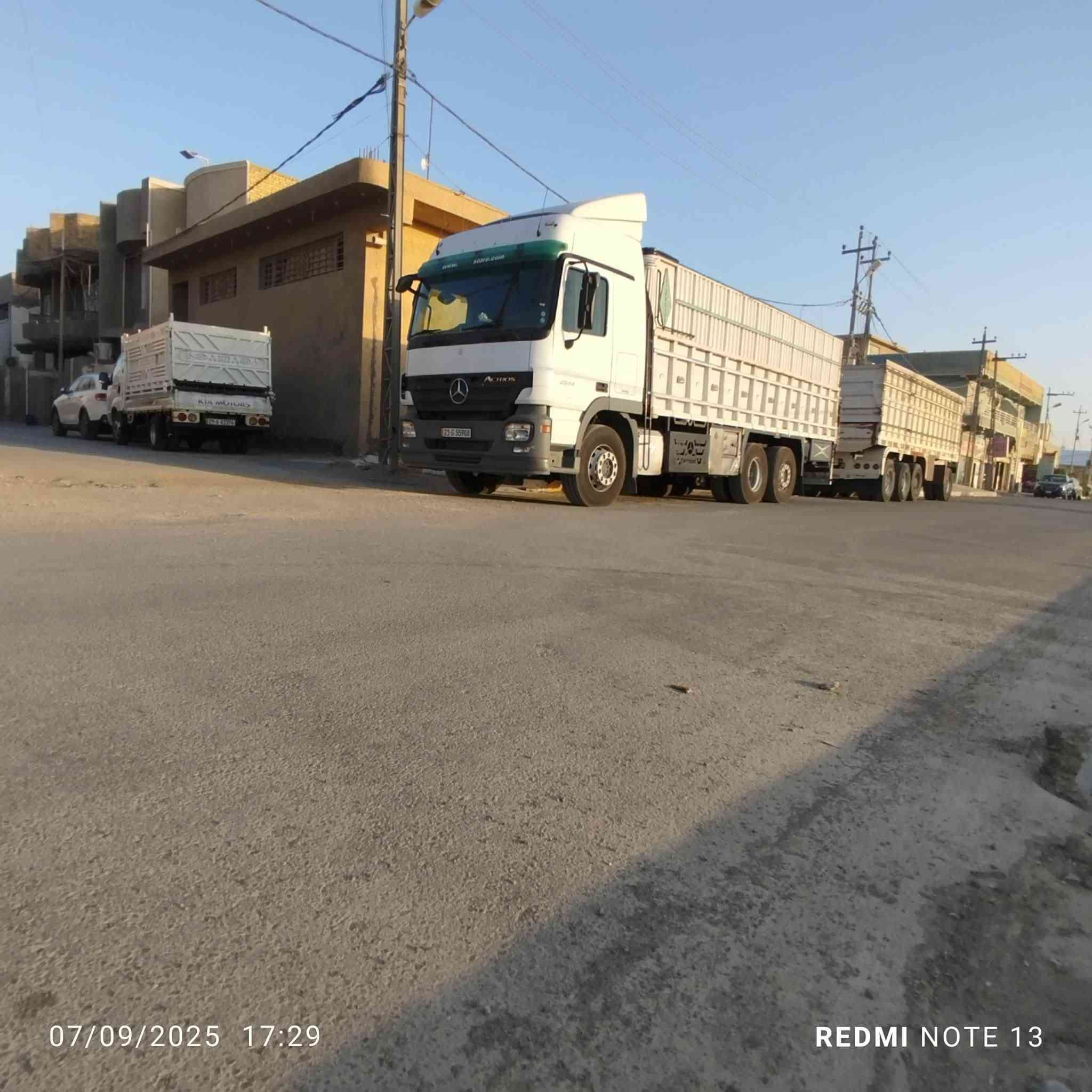 سلام عليكم للبيع موديل 8 رتايدر ثلاجه دبل مناميه تبريد خزن / 2544/ رقم سليمانيه بسمي ل 28 مرسمه قاطره مقطوره كفاله عامه مكان سياره ديوانيه بدون بدي شاصي فقط سعر 450,$ 
للأستفسار ***********
